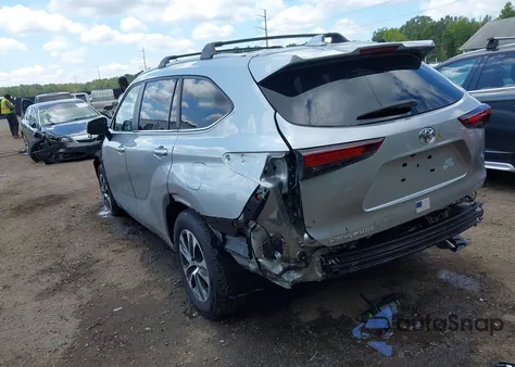 2024 Toyota Highlander Xle из США, поврежденный, VIN 5TDKDRAH8RS052184